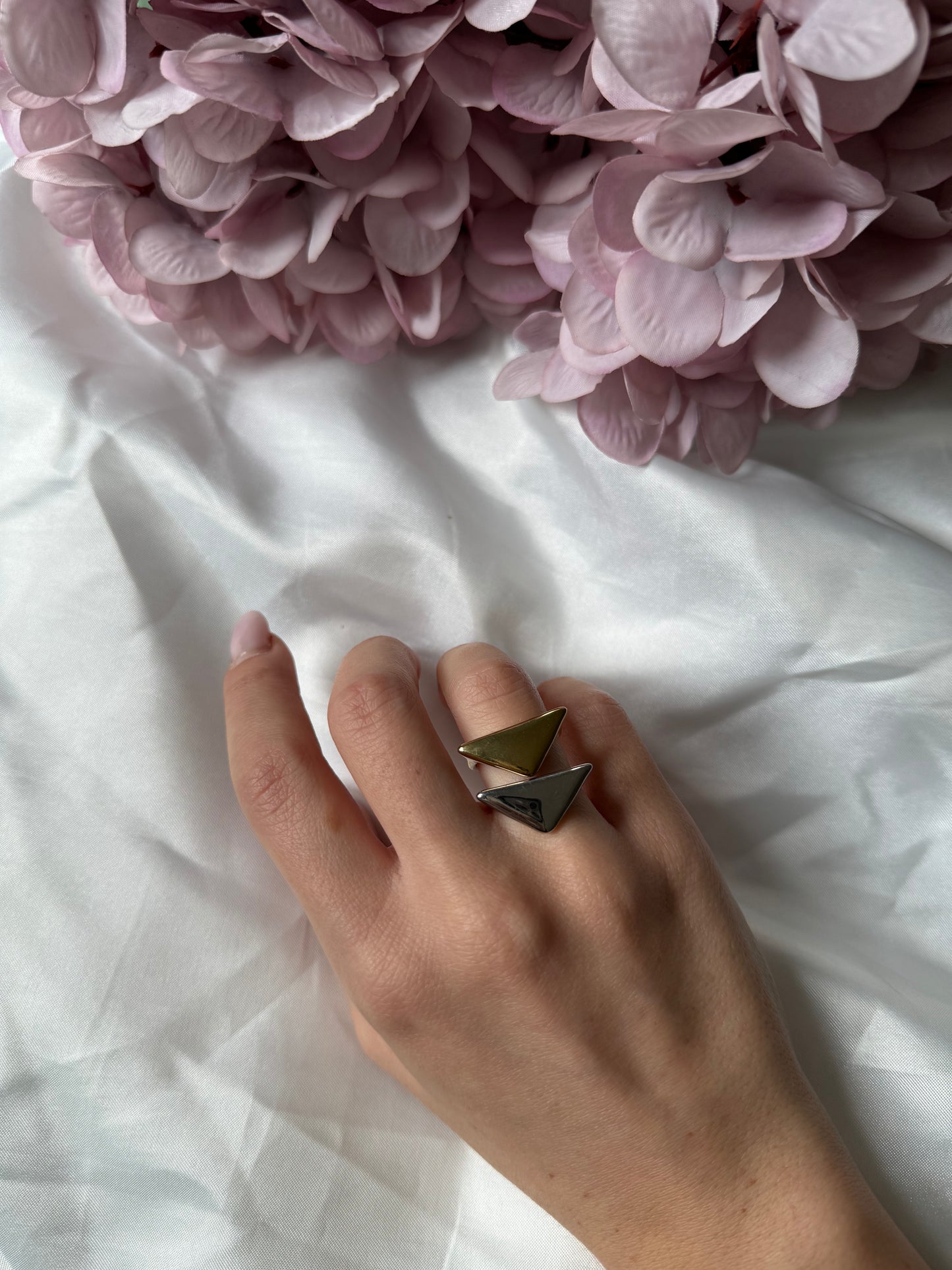 Anello Triangolo